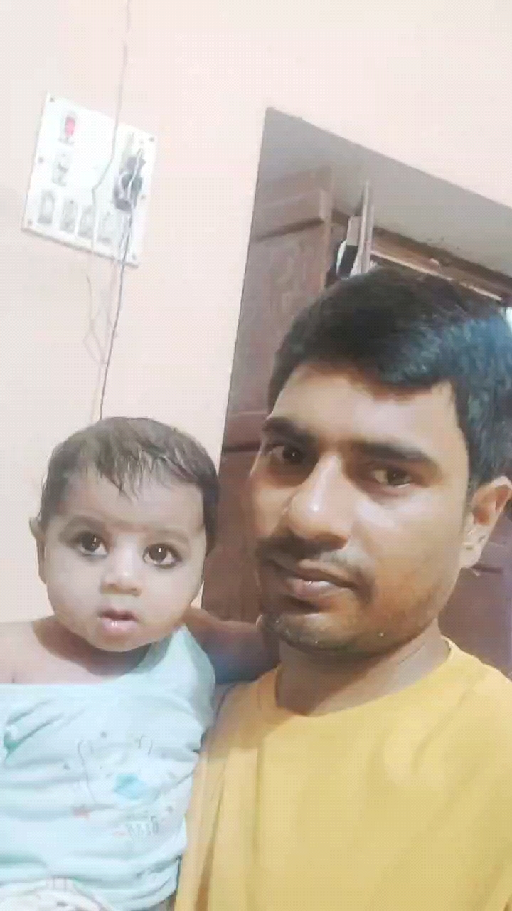 बेबी के साथ प्यारी बातें और मस्ती