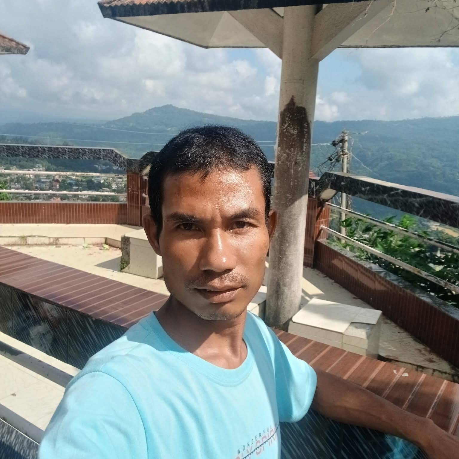Surot Warisa on Bideo