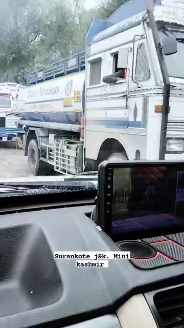 Heavy traffic in mini kashmir road 😱😱