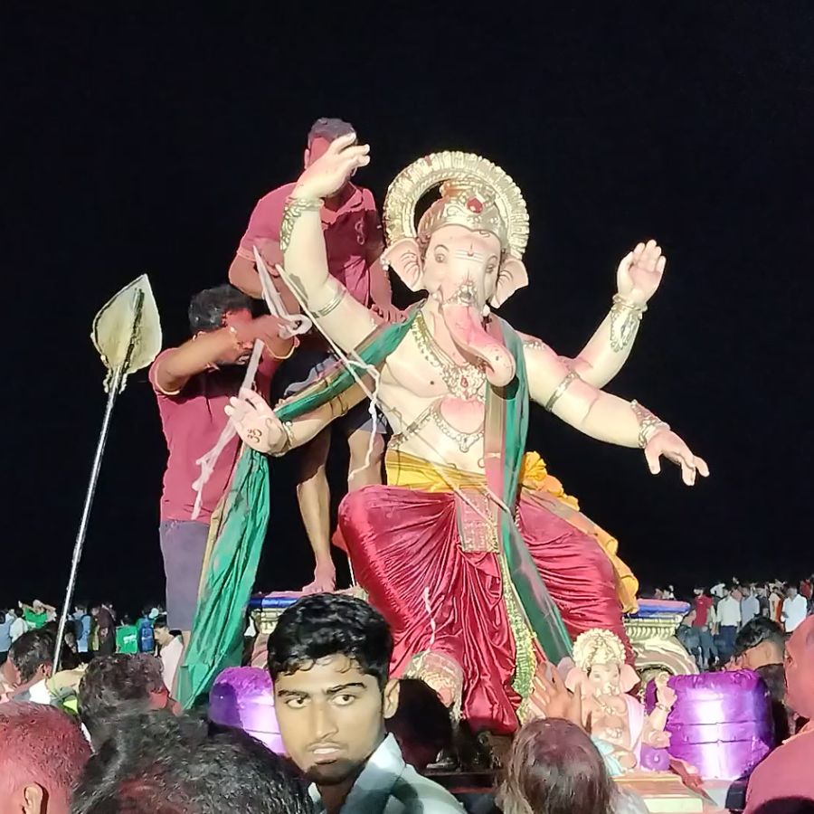 Manish Thakur on Bideo