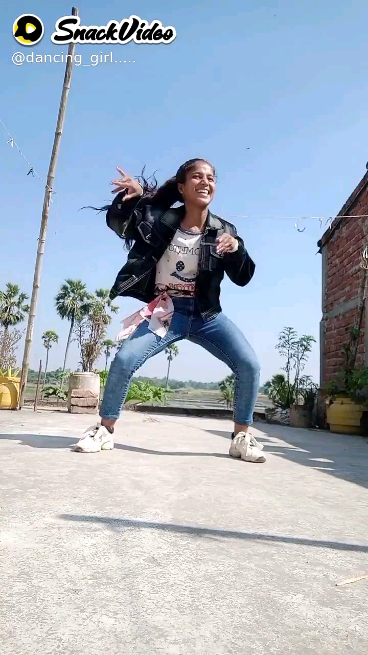 Girls dance video aap log ko kaisa laga Achcha Lage to hamare page ko follow Karen