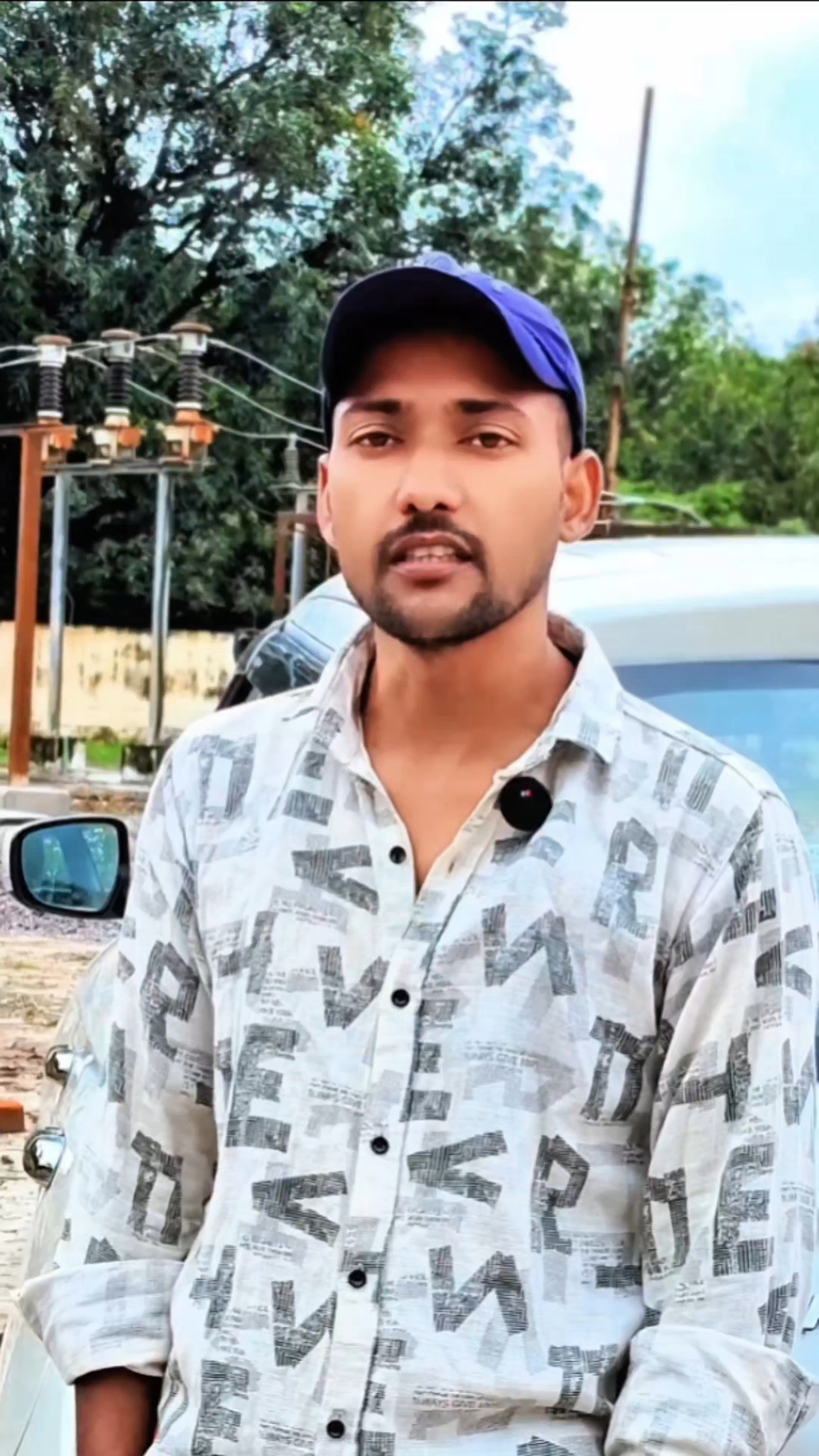 Adami Sadak par aa jaye to..